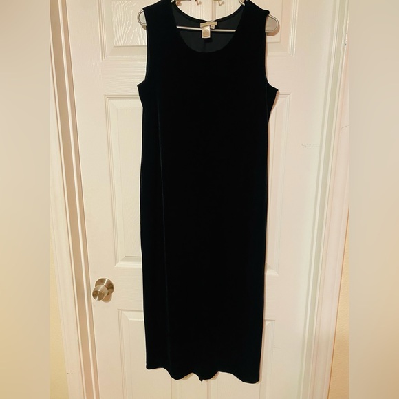 SOLD Vintage Coldwater Creek Aline Black Velvet Dress With Back Slit size L - Picture 2 of 10